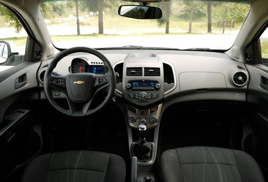 habitáculo interior chevrolet 1.2 Ibiza