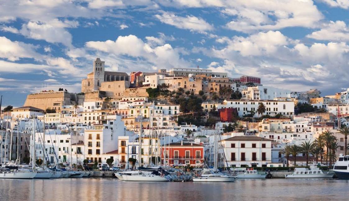 Descubre Ibiza rent a car