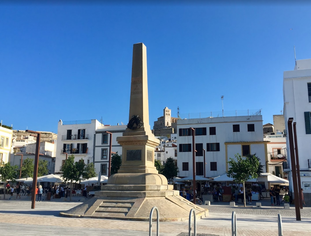 Escultura corsarios ibiza tour rent a car Ibiza