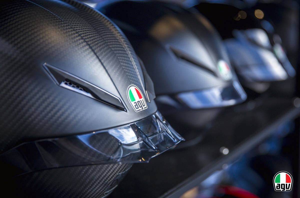 casco AGV alquiler moto Ibiza