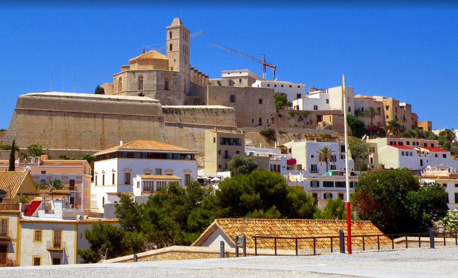 foto dalt vila rent a car Ibiza