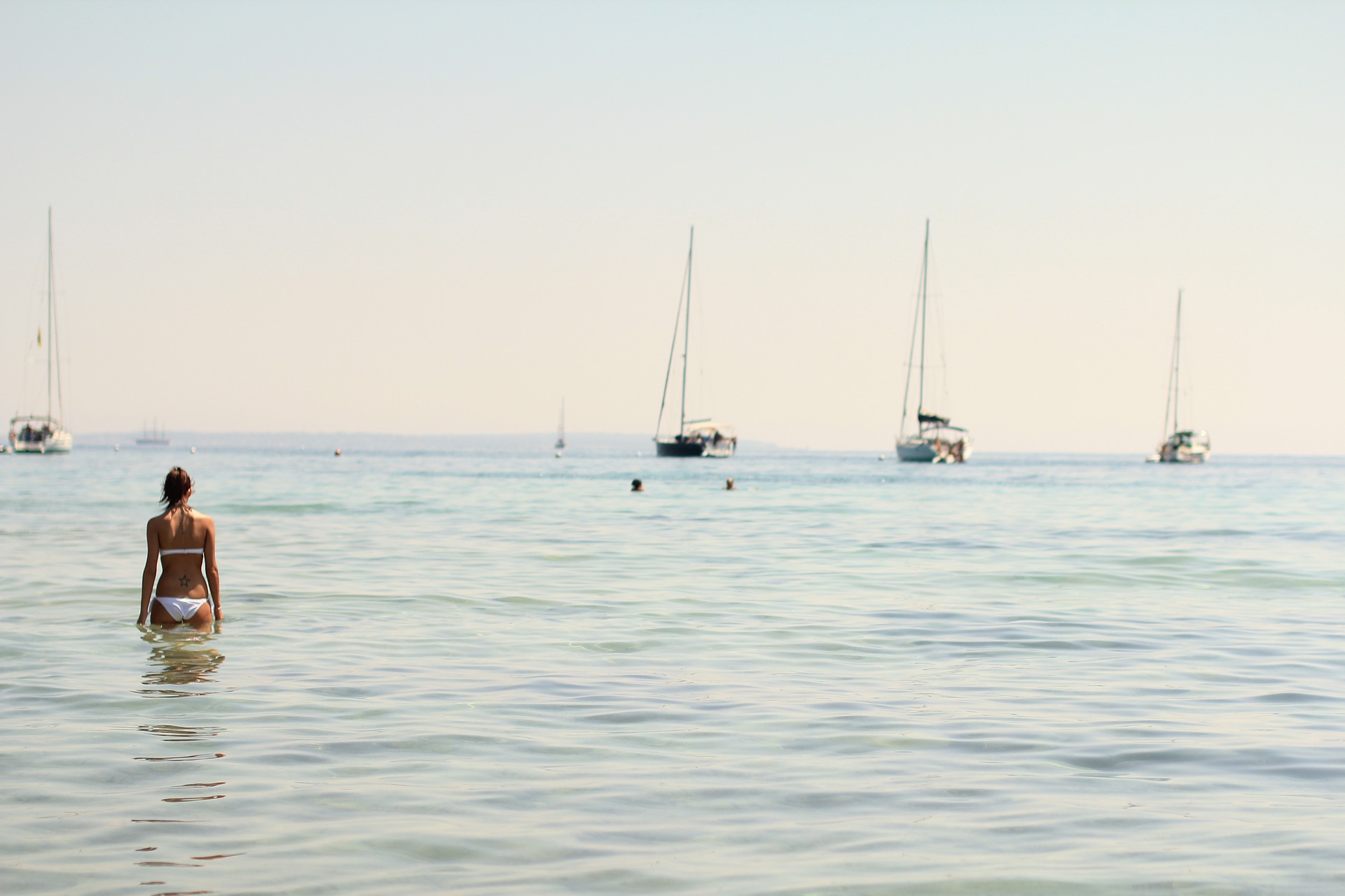 Disfruta de las playas en Semana santa rent a car Ibiza