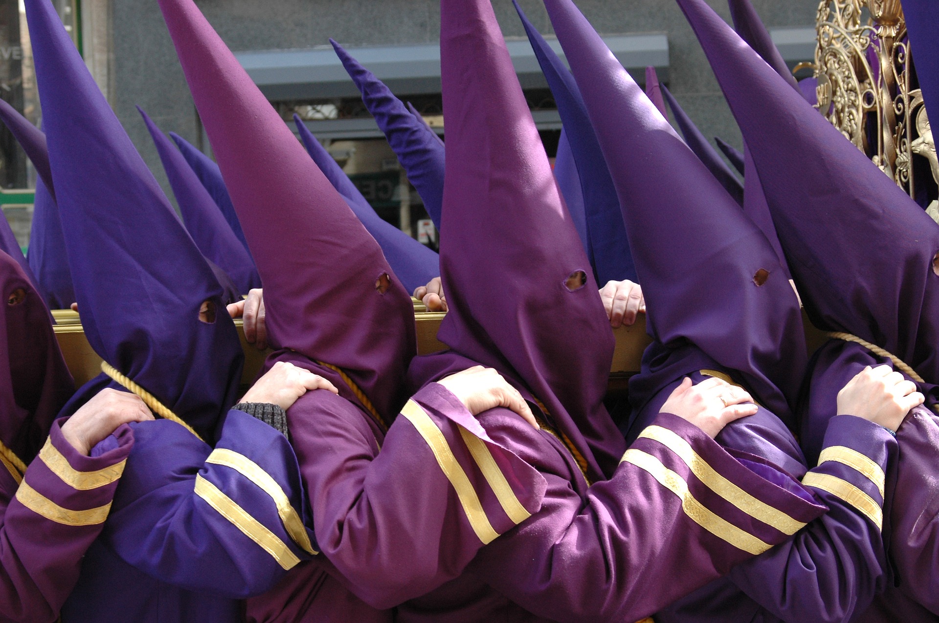 Procesiones en Semana santa rent a car Ibiza